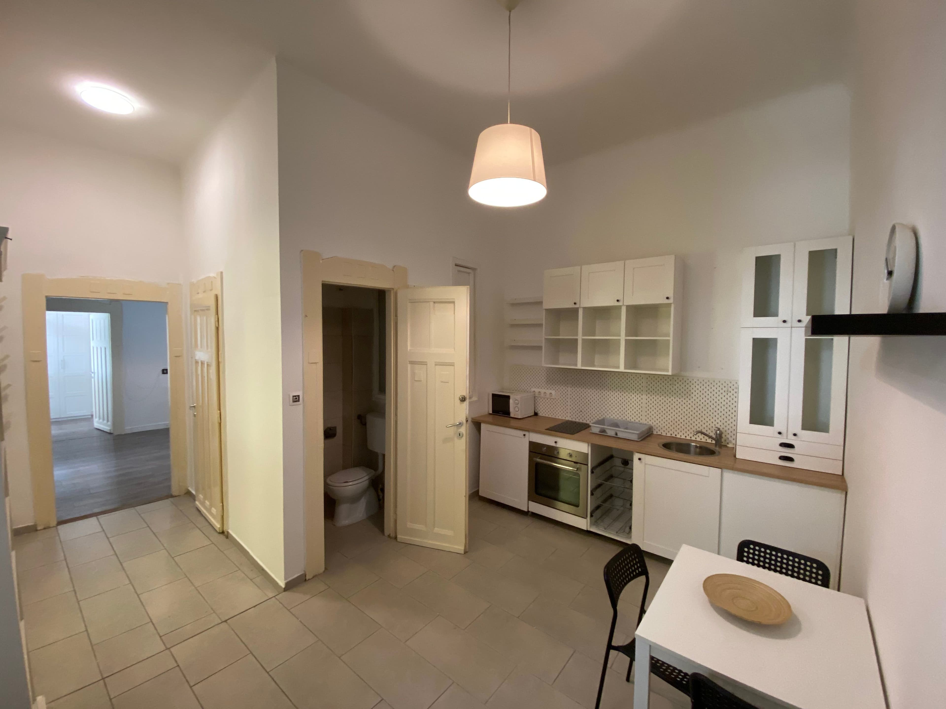 Apartment for Sale in Downtown Budapest – Váci Street!