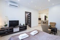 Renovated Apartment on Molnár St. With AIRBNB License