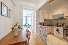 Stylishly Renovated Apartment for Sale at Klauzál street.