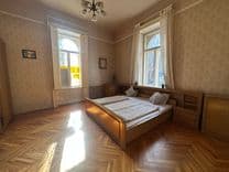 Spacious Apartment with Great Renovation Potential on Lónyai St.