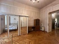 Spacious Apartment with Great Renovation Potential on Lónyai St.
